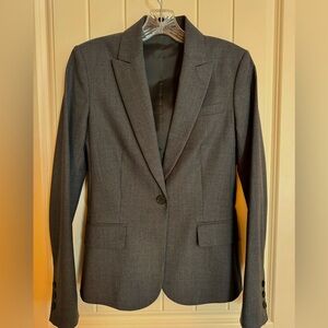 Theory Gabe jacket
Size 4
Charcoal gray